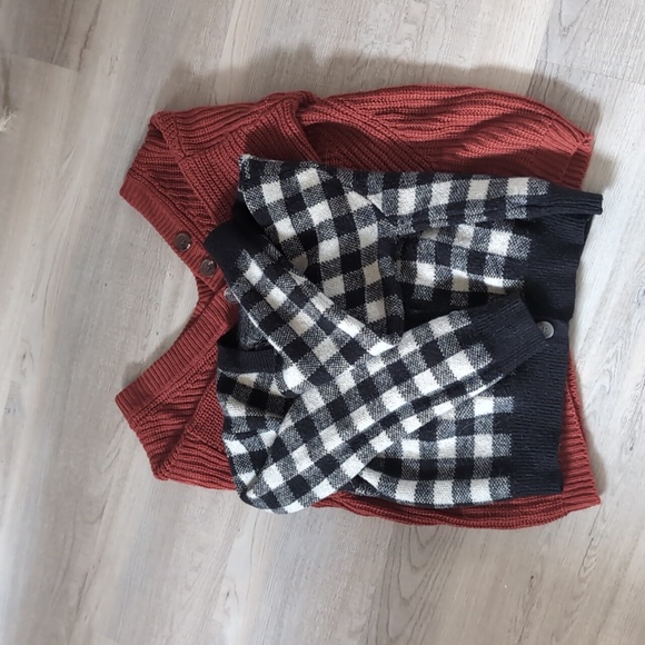 2 Sweaters - Picture 3 of 3